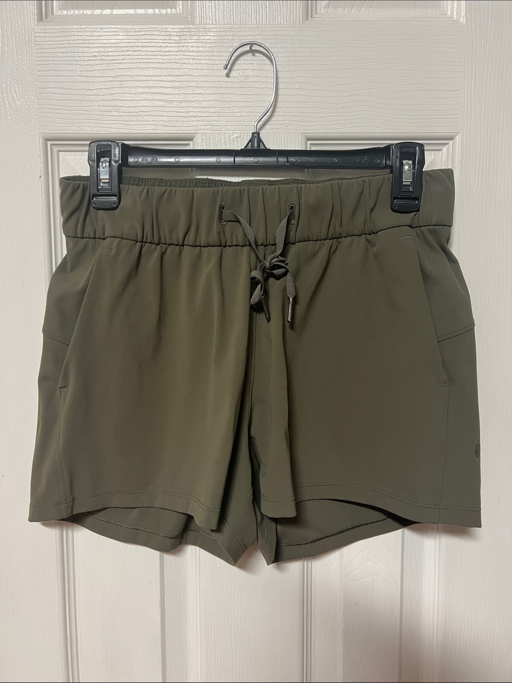 Lululemon On the Fly Shorts - Olive Green
